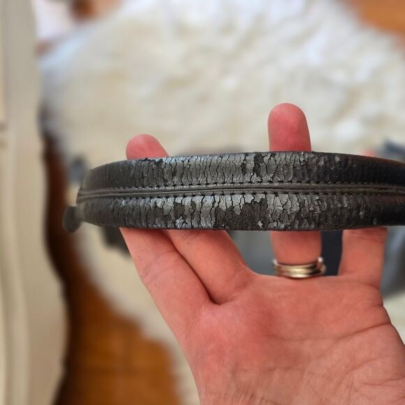 Vintage RARE Sharif Black and Gray Shoulder Bag with Metallic Emblem - Picture 8 of 16